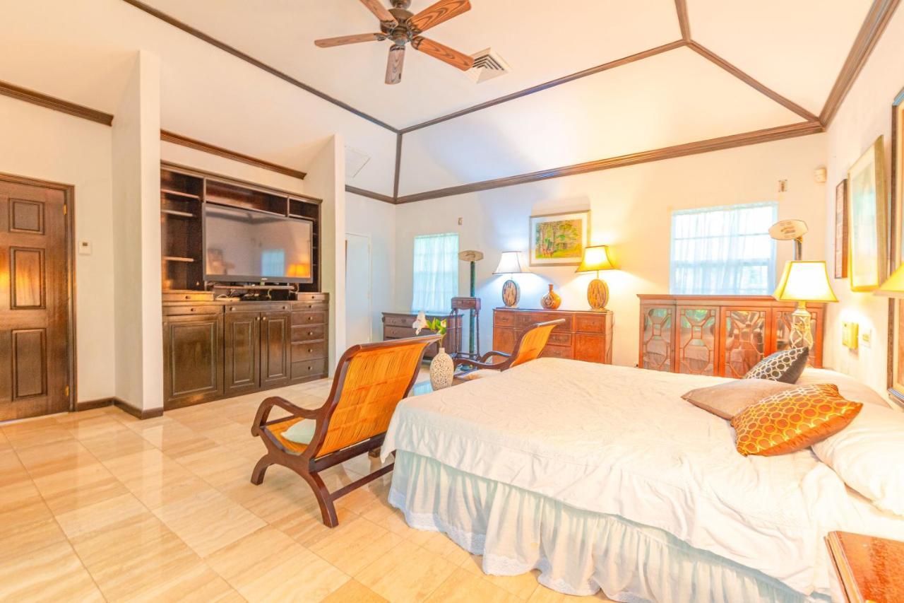 Villa Lyford Cay Garden House - With Private Pool Nassau