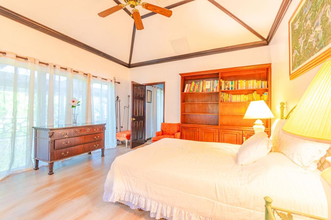 Lyford Cay Garden House - With Private Pool Villa